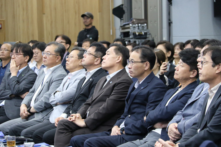 8f424456234eaad37a23a69238b7ced5_1758276